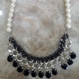 UNIQUE FAUX PEARL NECKLACE WITH BLACK CHAIN DESIGN